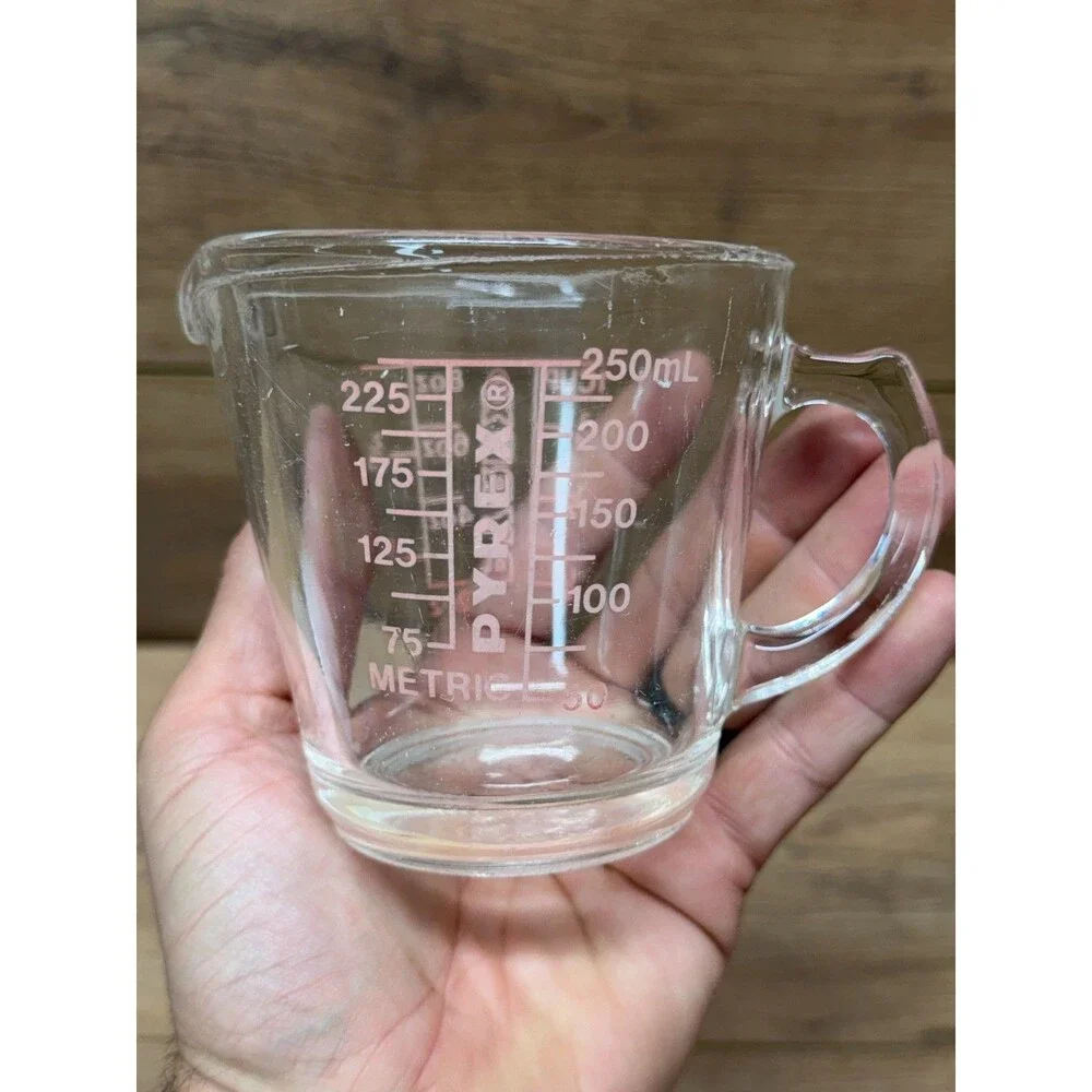PYREX #508 Small Red Letter Glass Measuring Cup D Handle 8oz 1 Cup - Vintage